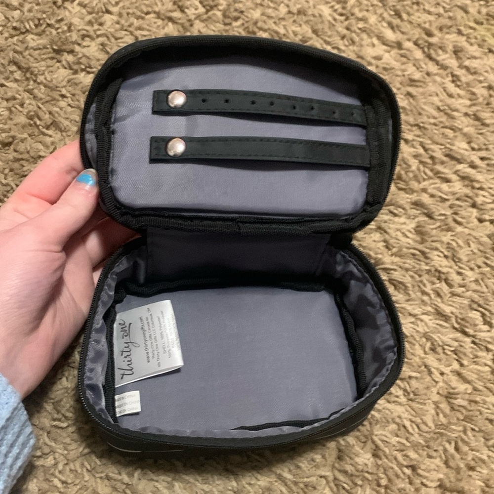 Thirty - one jewelry holder